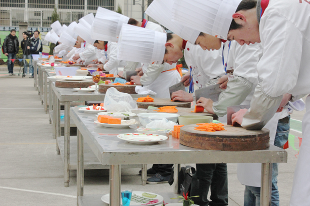 台湾三立电视台采访杭州新东方烹饪学校第二届