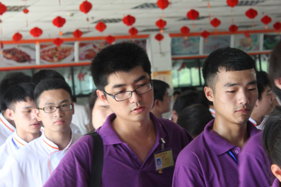 ѧ���Ŷ���ʳ����ȡ�������