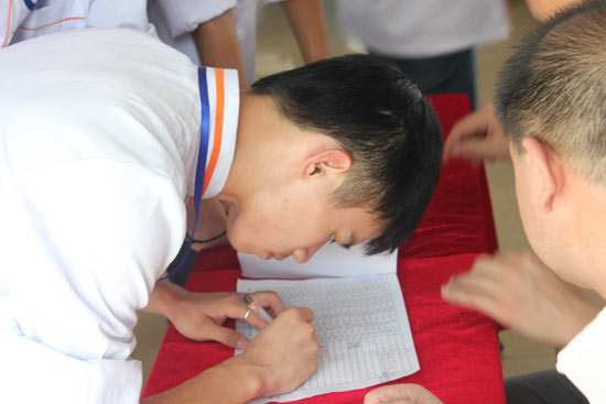 �����Ӣרҵѧ����ȡ�������