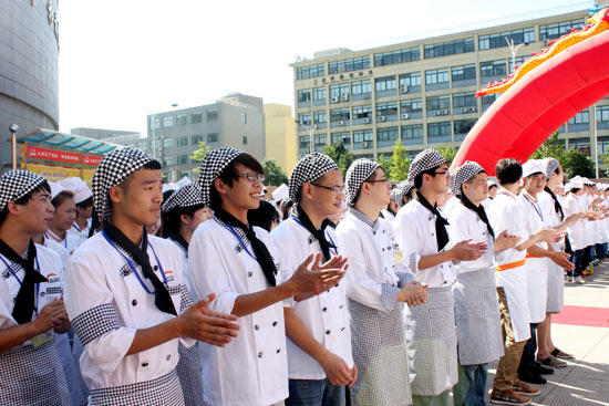 �����¶������ѧ������������زμӽ�����ʽ