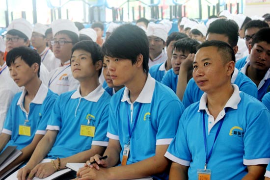 ͬѧ��ȫ���ע�عۿ�����ʦ�ľ��ʳ���