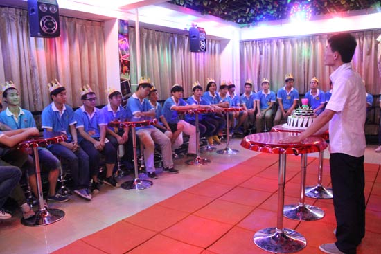 �����¶������ѧУ7��8�·ݼ����������ڵ��ƽ���¡�ؾ���