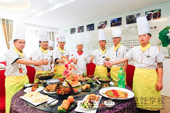 今天厨师招聘_公务员 金饭碗 或将不在 厨师永远的高薪行业