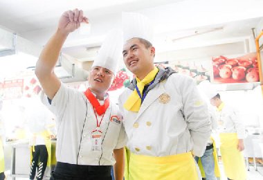 学厨师前景怎么样 当学厨师成为学生必修课