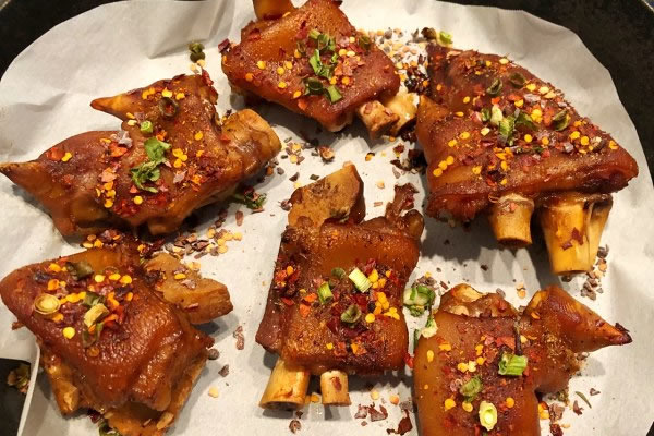 外国人吃中国的美食好吃到哭 15-210930092105640.jpg