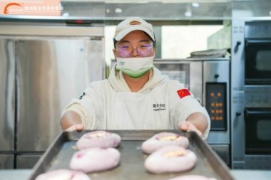 一技之长,胜过高学历内耗?邵文琪用面团揉出人生新可能